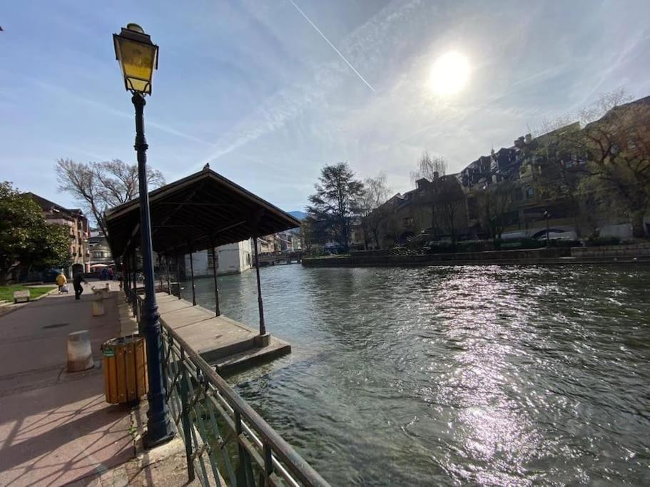 Quai Des Cordeliers, Balcon Et Vieille Ville Анси Екстериор снимка