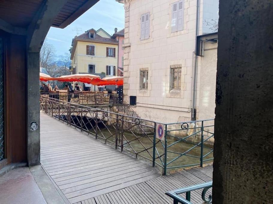 Quai Des Cordeliers, Balcon Et Vieille Ville Анси Екстериор снимка